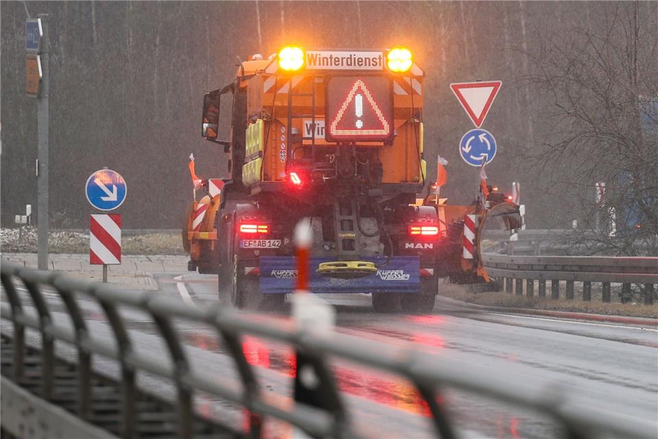 Auch im Flachland sind die ersten Flocken gefallen. (Archivbild)Jan Woitas/dpa