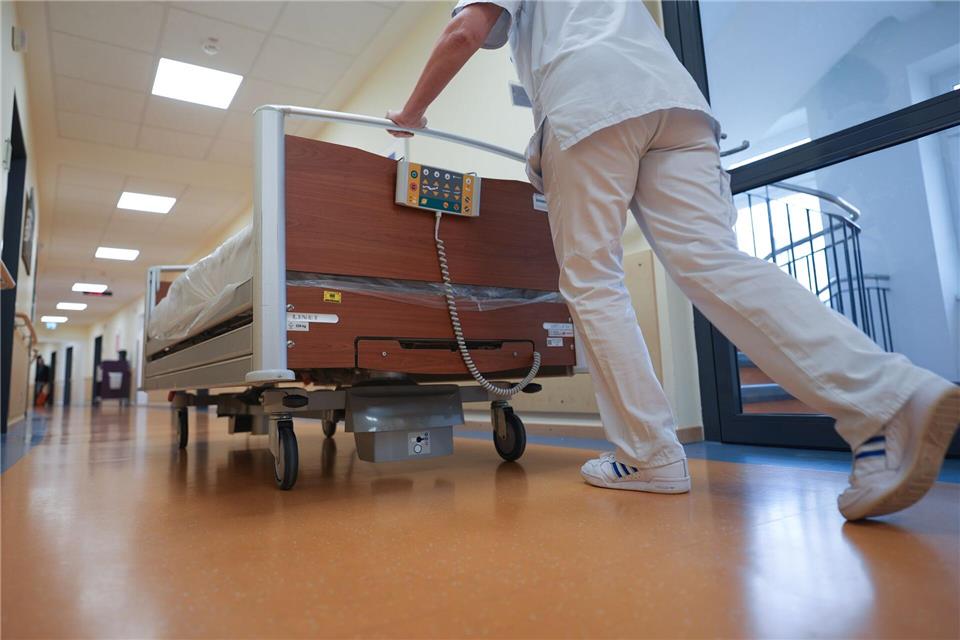 Auch im Norden verdienen Pflegekräfte mehr. (Symbolbild)Marcus Brandt/dpa