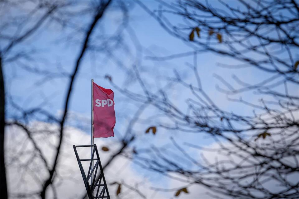 Auch im Willy-Brandt-Haus, der SPD-Parteizentrale, wird über Rot-Grün-Rot in der Hauptstadt diskutiert. (Archivfoto) Kay Nietfeld/dpa
