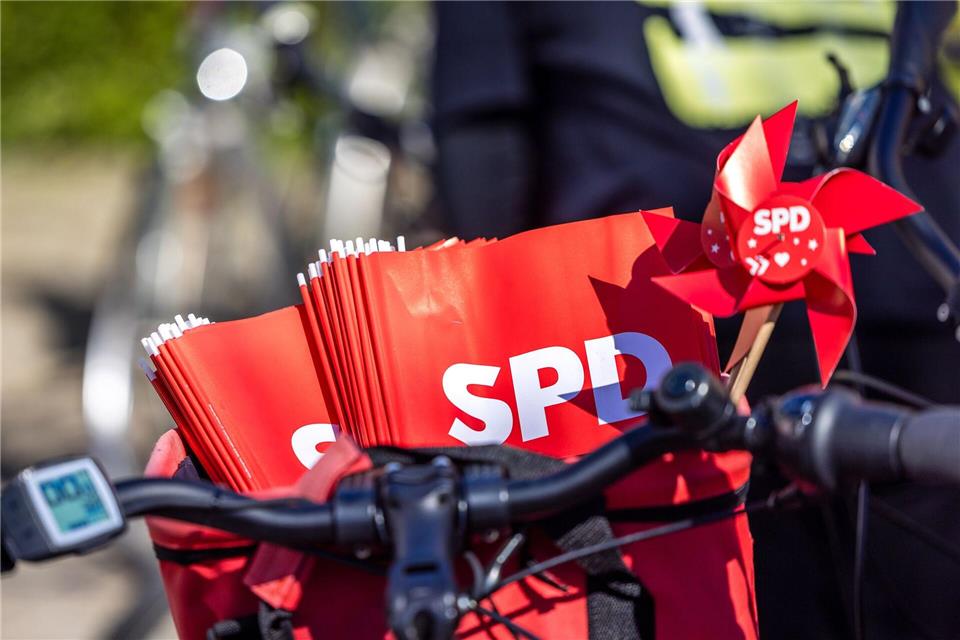Auch in Cottbus wird am Tag der Arbeit demonstriert. Frank Hammerschmidt/dpa