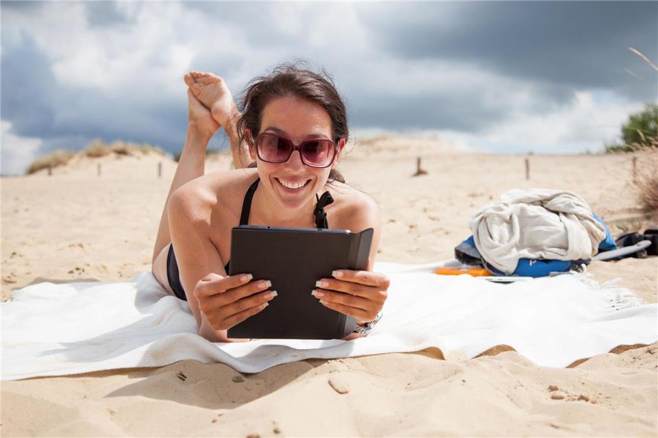 Auch in Deutschland kann es zu Ostern mild werden - doch ob es zum Sonnen am Nordseestrand reicht? Fraglich.Christin Klose/dpa-tmn