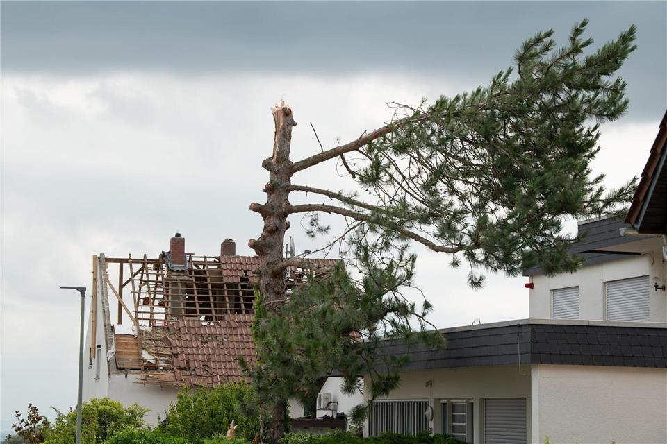 Auch in Deutschland können Tornados auftreten und innerhalb weniger Minuten schwere Schäden anrichten.Silas Stein/dpa/dpa-tmn