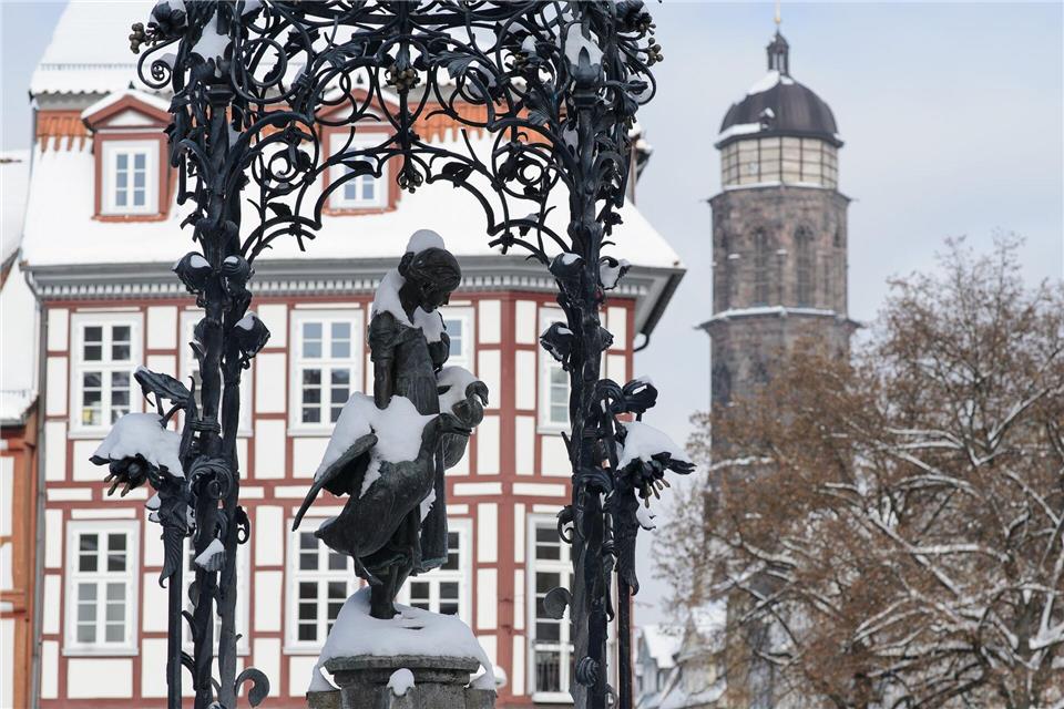 Auch in Göttingen sorgt die weiße Witterung für Einschränkungen. (Archivbild)Swen Pförtner/dpa