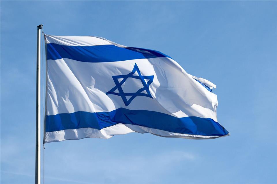 Auch in Hamburg wird am zweiten Jahrestag des Massakers der Hamas auf Israel der Toten gedacht. (Symbolbild)Sven Hoppe/dpa