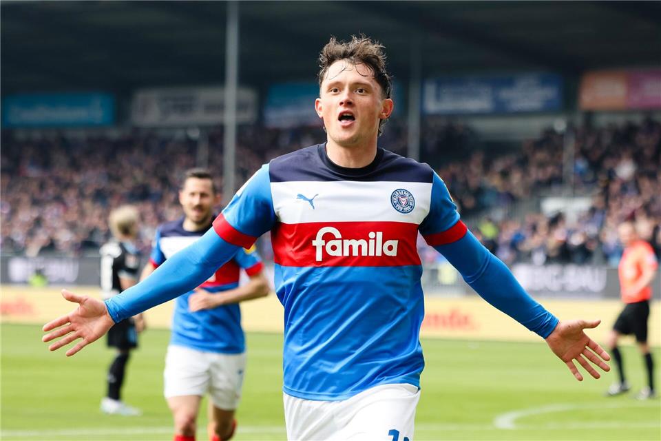 Auch in Kiel war Fabian Reese Publikumsliebling. (Archivbild)Frank Molter/dpa