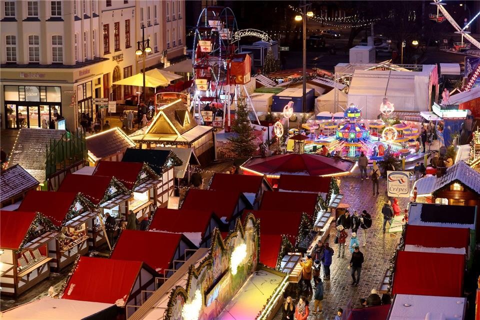 Parchimer Martinimarkt startet – Weihnachtsmärkte in Kürze  Auch in Rostock startet der Weihnachtsmarkt in wenigen Wochen. (Archivbild)Bernd Wüstneck/dpa