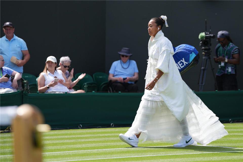 Auch in Wimbledon war der Auftritt von Naomi Osaka spektakulär.Maja Smiejkowska/AP/dpa