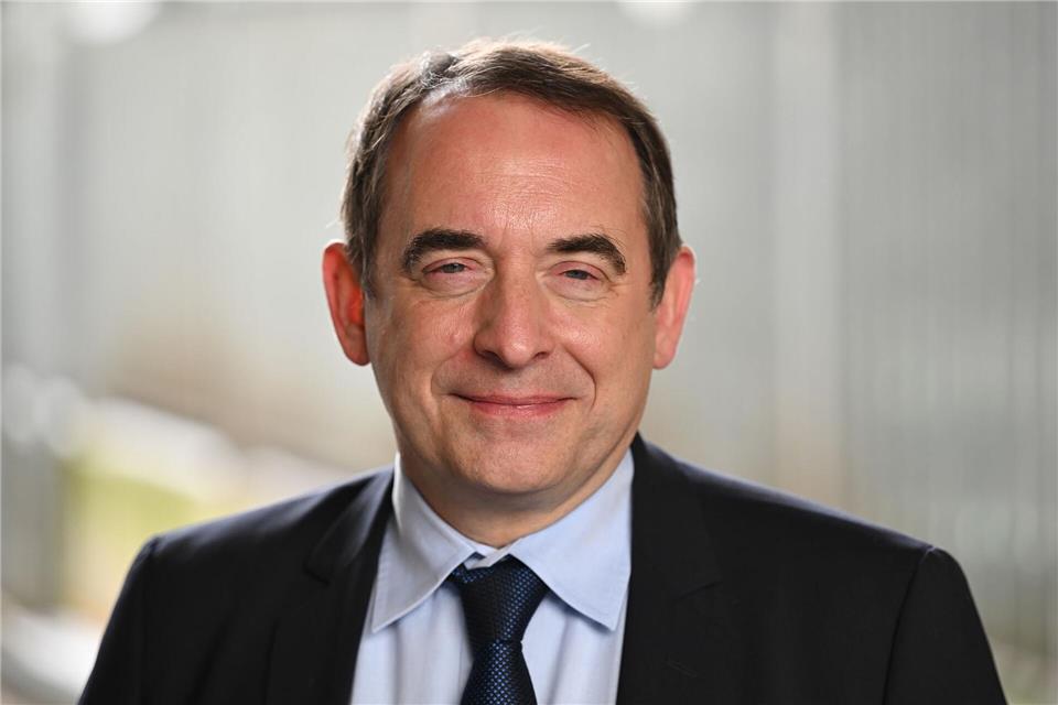 Auch in Zeiten knapper Kassen plant Hessens Finanzminister Lorz  Investitionen - etwa in Bildung und innere Sicherheit. (Archivbild) Arne Dedert/dpa