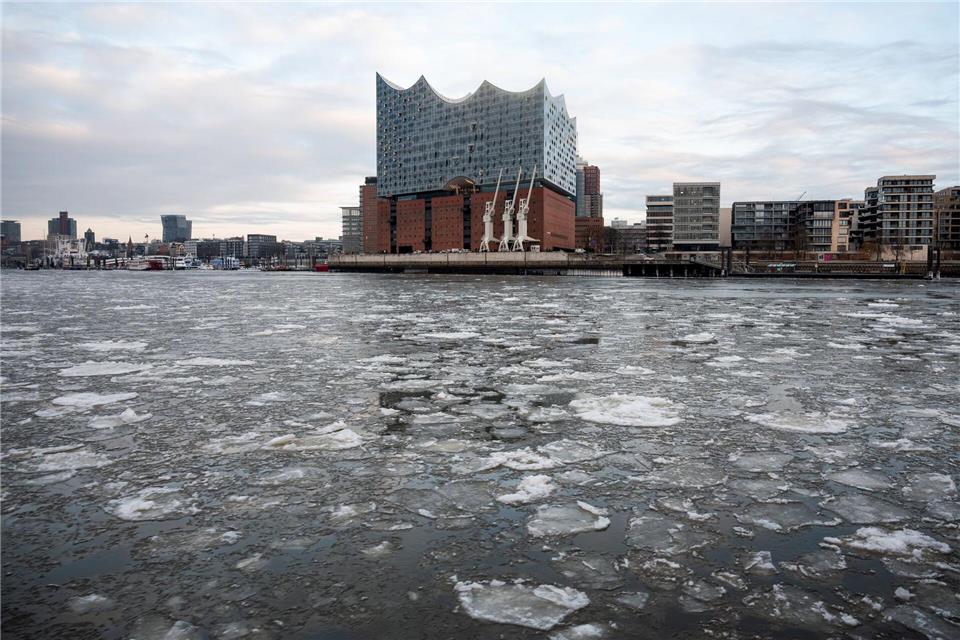 Auch in den nächsten Tagen bleibt es in Teilen Deutschlands eisig.Daniel Bockwoldt/dpa