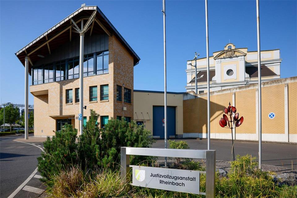 Auch in der JVA Rheinbach wird ein digitaler Sozialraum eingerichtet.(Archivbild)Thomas Banneyer/dpa