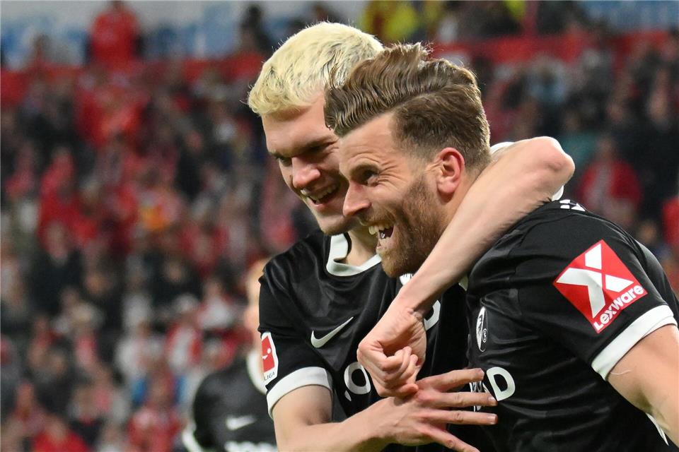 Auch in der Offensive auffällig: Matthias Ginter (l). (Archivbild)Torsten Silz/dpa