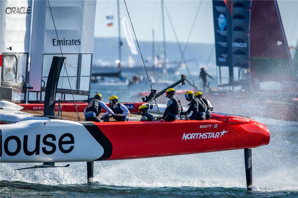 Auch in diesem Jahr kommt die SailGP wieder nach Sassitz auf Rügen.Jens Büttner/dpa