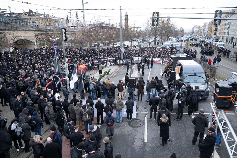 Auch in diesem Jahr planen Neonazis einen „Gedenkmarsch“ im Zentrum Dresdens anlässlich des Jahrestags der Zerstörung Dresdens am 2. Februar 1945. (Archivbild)Sebastian Kahnert/dpa