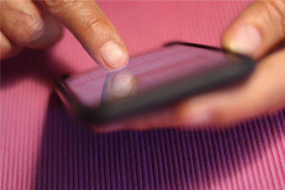 Kann man für Privatchats gekündigt werden? Auch private Nachrichten können unter Umständen Folgen für den Job haben.Karl-Josef Hildenbrand/dpa/dpa-tmn