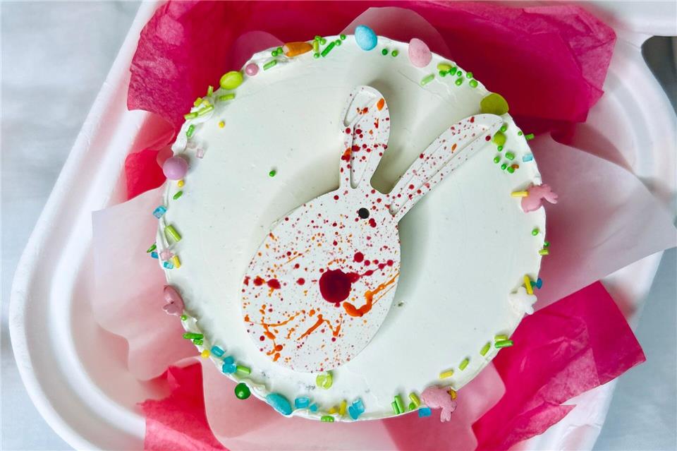 Bento Cakes: Kleiner Augenschmaus mit großer Botschaft Auch spezielle Feste können thematisch bedacht werden. Hier die Osteridee von Onlinebäckerin Man Ahn Büschges.Mango Bakes Cakes/mangobakes.de/dpa-tmn