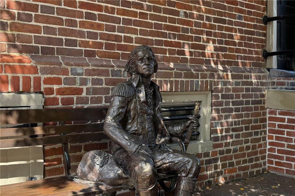 Auch von Alexandria aus, zwischen Washington und Mount Vernon gelegen, regierte George Washingten: Daran erinnert heute eine Statue in der Altstadt.Verena Wolff/dpa-tmn