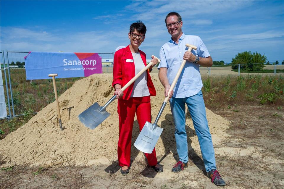 Auch während der Arbeiten sollen sich die Beschäftigten sowie Azubis in Stralsund weiter um die Versorgung der Apotheken kümmern. Stefan Sauer/dpa