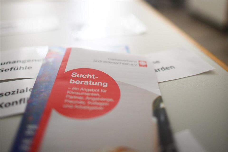 Auch, wer sich einer Suchtberatung anschließt, kann darauf vertrauen, dass sensible Inhalte nicht nach außen getragen werden.picture alliance/dpa/dpa-tmn