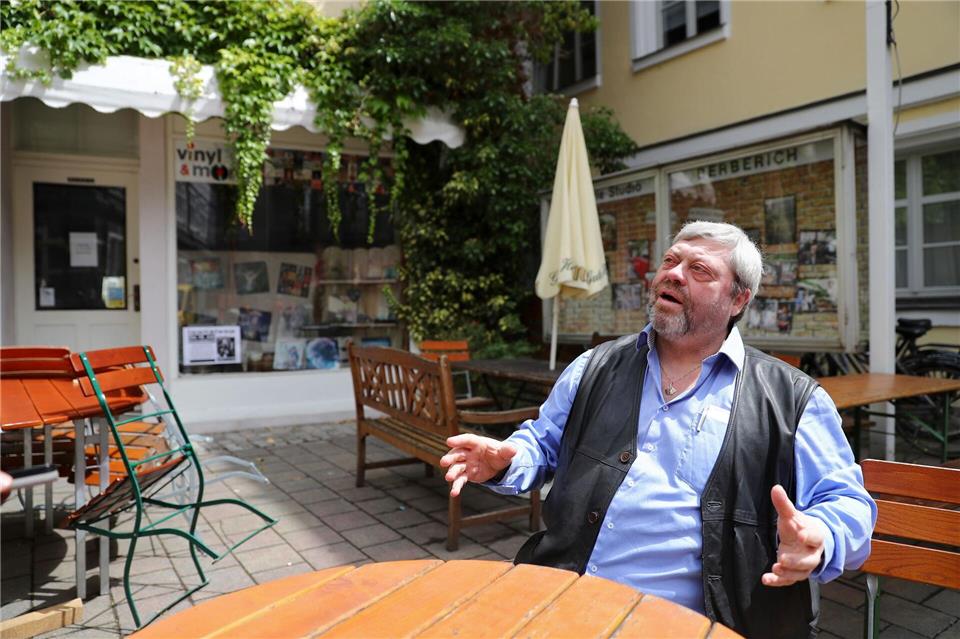 Auch zehn Jahre nach dem Anschlag ist für Norbert Imschloß die Erinnerung wach.picture alliance / Daniel Karmann/dpa
