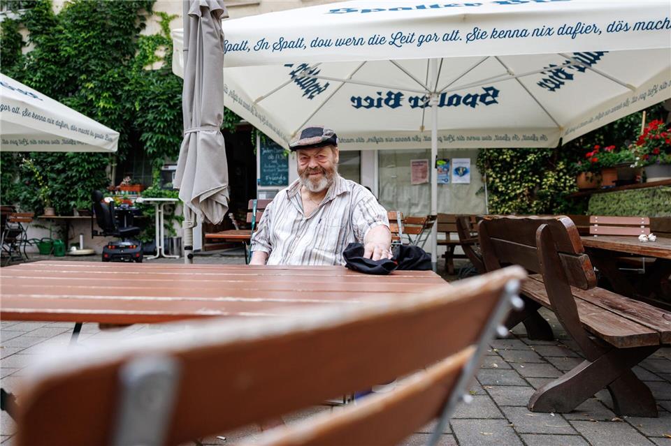 Auch zehn Jahre nach dem Anschlag ist für Norbert Imschloß die Erinnerung wach.Daniel Karmann/dpa