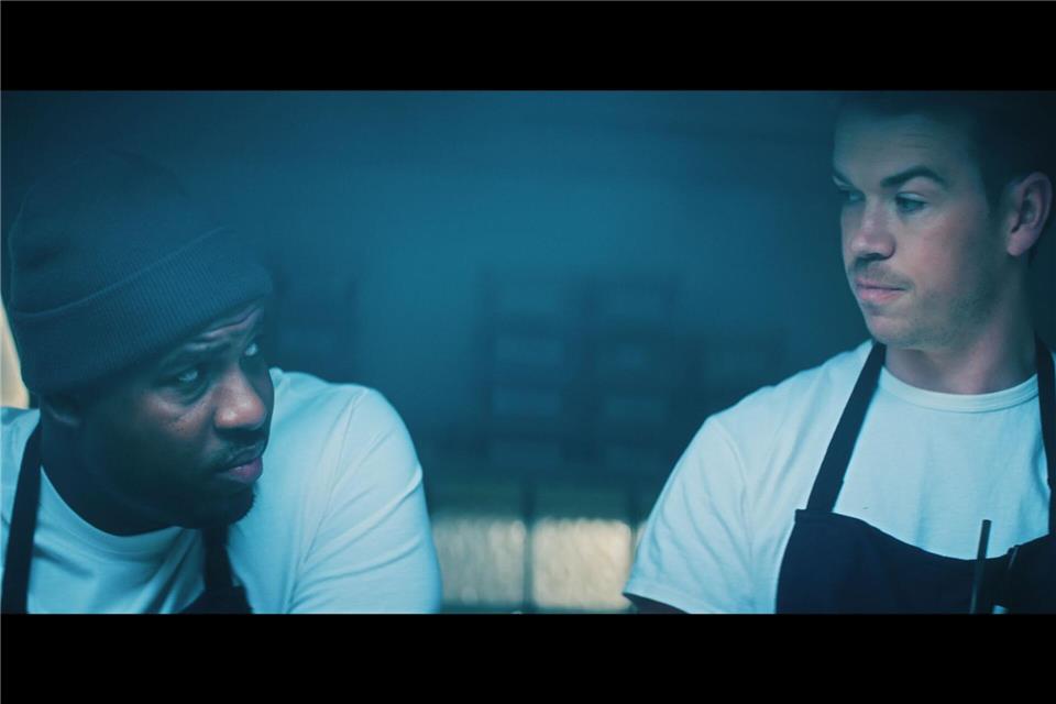 Auch zwischen Dessertkoch Marcus (Lionel Boyce, links) und seinem Kollegen und engen Vertrauten Luca (Will Poulter) ist das Verhältnis plötzlich angespannt.Disney+/dpa
