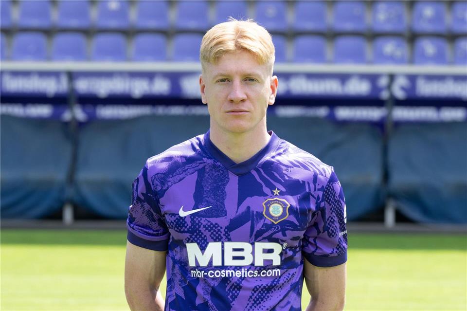 Aues Erik Weinhauer traf gegen Verl zum Ausgleich.Sebastian Kahnert/dpa