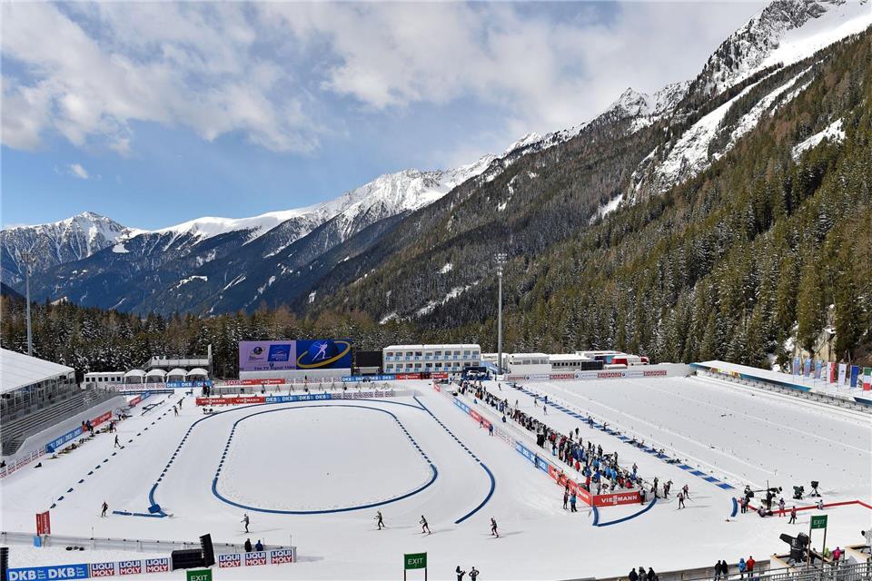 Auf 1.600 Metern Höhe geht es in Antholz ab Sonntag um die Olympiasiege. (Archivbild)Hendrik Schmidt/dpa