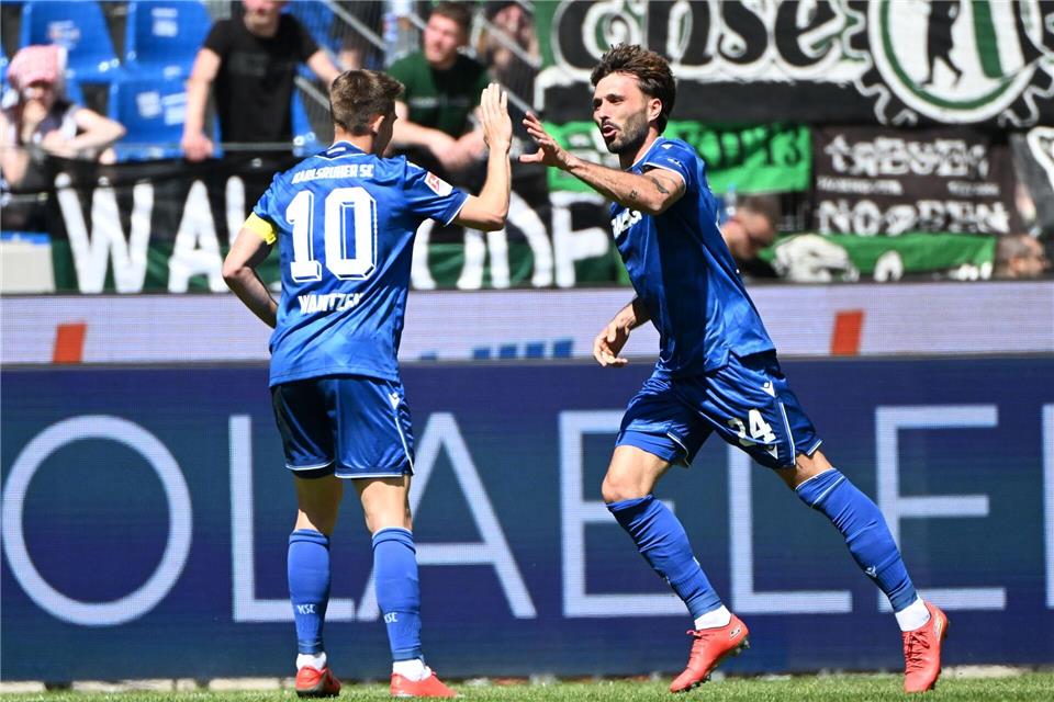 Auf Abschiedstournee: Fabian Schleusener (r) verlässt den KSC.Uli Deck/dpa