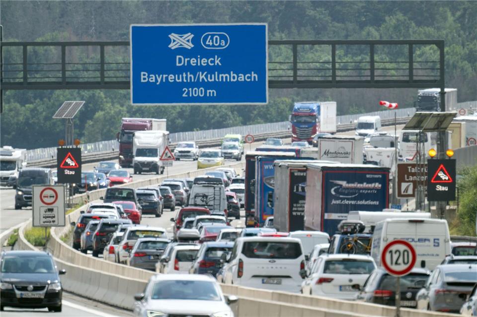 Auf Bayerns Autobahnen gab es 2025 mehr Stau. (Archivbild)Pia Bayer/dpa