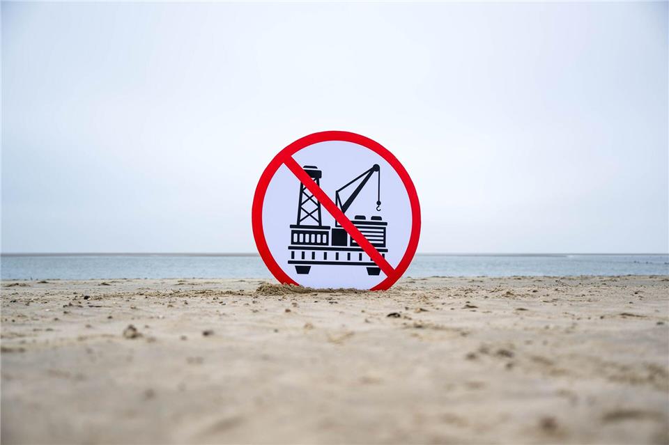 Auf Borkum gibt es immer wieder Proteste gegen die geplante Gasförderung. (Archivbild)Sina Schuldt/dpa