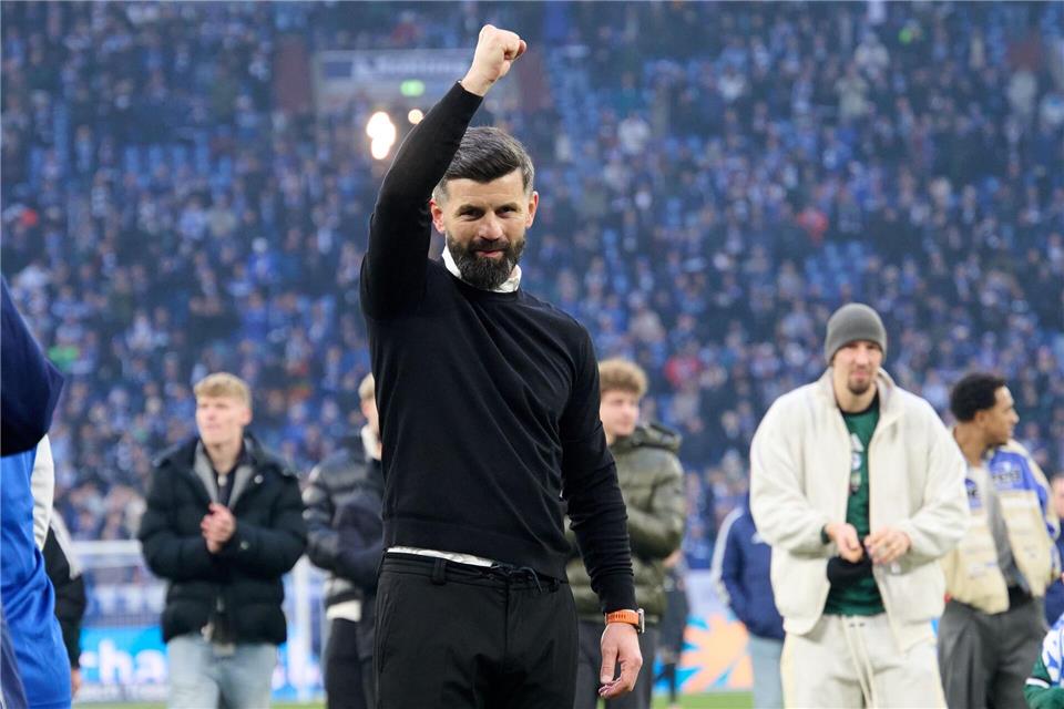 Auf Erfolg getrimmt: Der FC Schalke 04 unter Trainer Muslic soll im letzten Spiel des Jahres noch einmal an die Grenzen gehen. Bernd Thissen/dpa