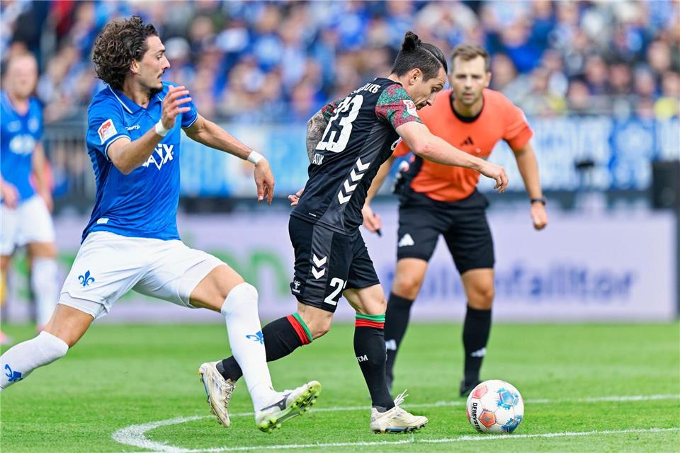 Auf aufgrund Magdeburgs Punkt in Darmstadt soll das aktuelle Trainerduo die Mannschaft weiter führen.Uwe Anspach/dpa