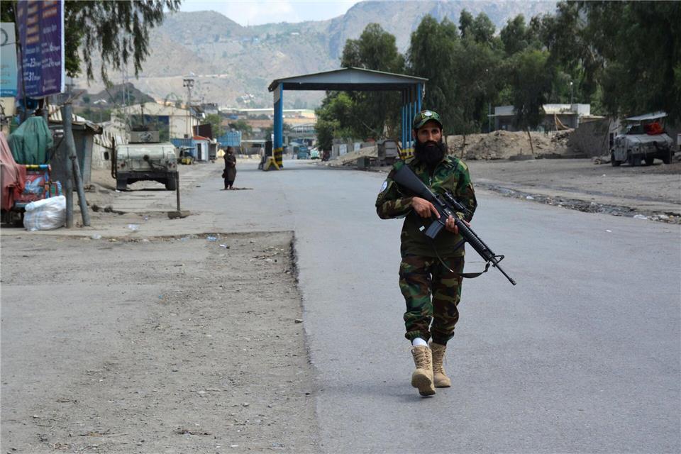 Afghanistan und Pakistan melden Dutzende Tote bei Gefechten Auf beiden Seiten soll es Tote geben.Shafiullah Kakar/AP/dpa