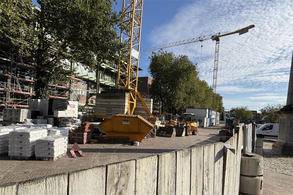 Auf dem Berliner Platz ist in diesem Jahr deutlich weniger Raum für die Kirmes. Durch die Rathausbaustelle wird vor allem der östliche Gang eingeschränkt.