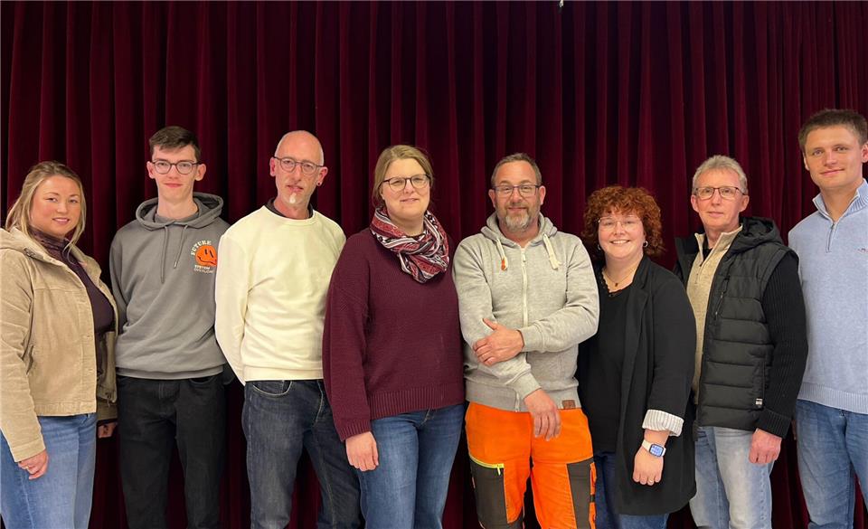 Auf dem Bild im Anhang sind von links nach rechts zu sehen: Christina Plenge, Tim Streuer, Frank Streuer, Carolin Südholt, Patrick Büsker, Claudia Kamperschröer, Ludger Kleinkes, und Felix Klein-Heßling.