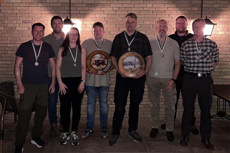 Auf dem Bild sind zu sehen: Eugen Suchan, Hegringsleiter Tobias Schwartke, Kay Anna Feldevert, Julian Terfort, Tobias Klümper, Roman Ahmann Matthias Bietenbeck, Phil Bröker (v.l.)