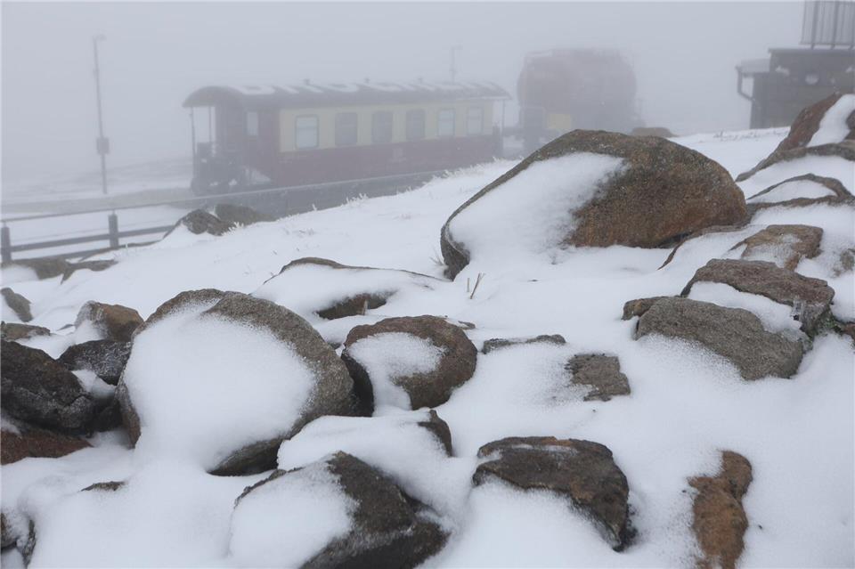 Auf dem Brocken in Harz ist es noch einmal winterlich. (Archivbild)Matthias Bein/dpa
