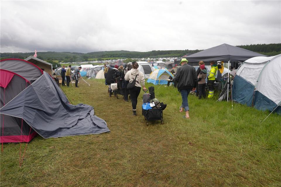 Auf dem Campingplatz ist der Boden aufgeweicht. Thomas Frey/dpa