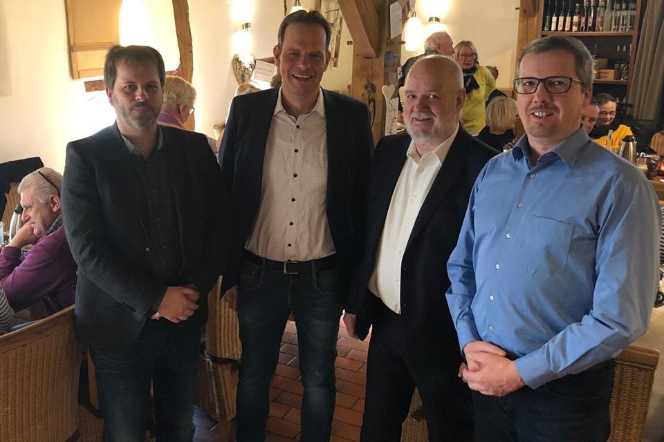 Auf dem Empfang (v. li.): Jörg von Borczyskowski, Bürgermeister Andreas Grotendorst, Wolfgang Warschewski und Rupert Koller.