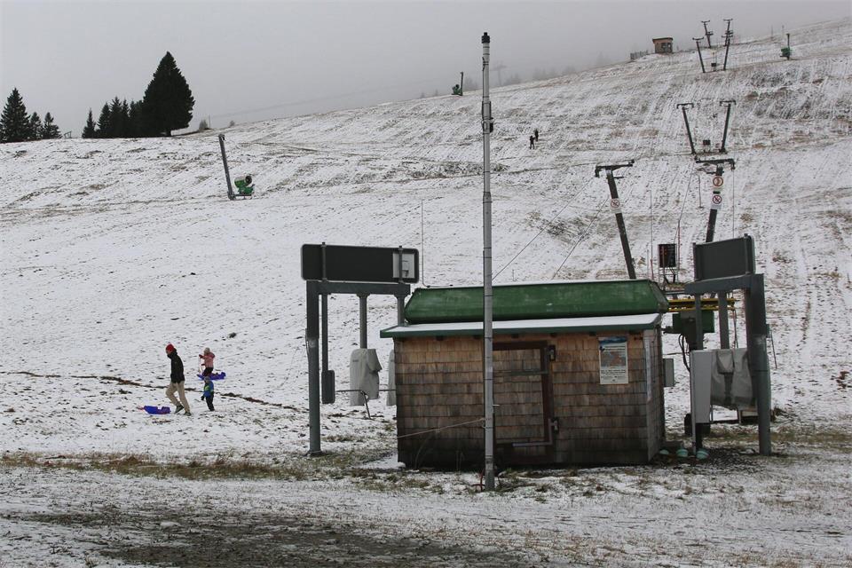 Auf dem Feldberg waren es dem Deutschen Wetterdienst zufolge minus 1,6 Grad.Christian Klemm/dpa
