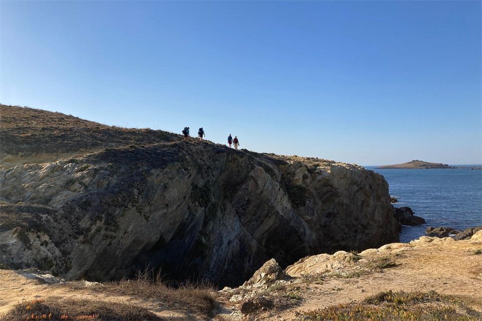 Auf dem Fischerpfad, einem beliebten Fernwanderweg an der Alentejo-Küste, sind fast rund ums Jahr Wanderer unterwegs.Friedemann Kohler/dpa