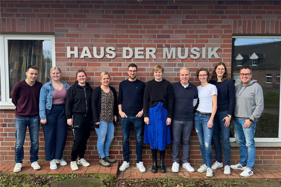 Auf dem Foto ist der erweiterte Vorstand zu sehen (v.l.): Lennart Stöttelder, Lina Wehling, Alina Hölter, Eva Brands, Sebastian Soppe, Leonie Finke-Hendriks, Markus Grütering, Sophia Vestrick, Patricia Brüninghoff und Sven Denne.