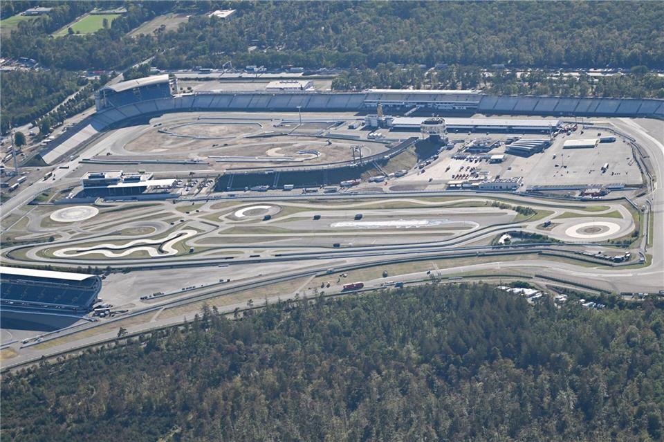 Auf dem Hockenheimring finden immer wieder Fahrsicherheitstrainings der Polizei statt. (Archivbild)Bernd Weißbrod/dpa