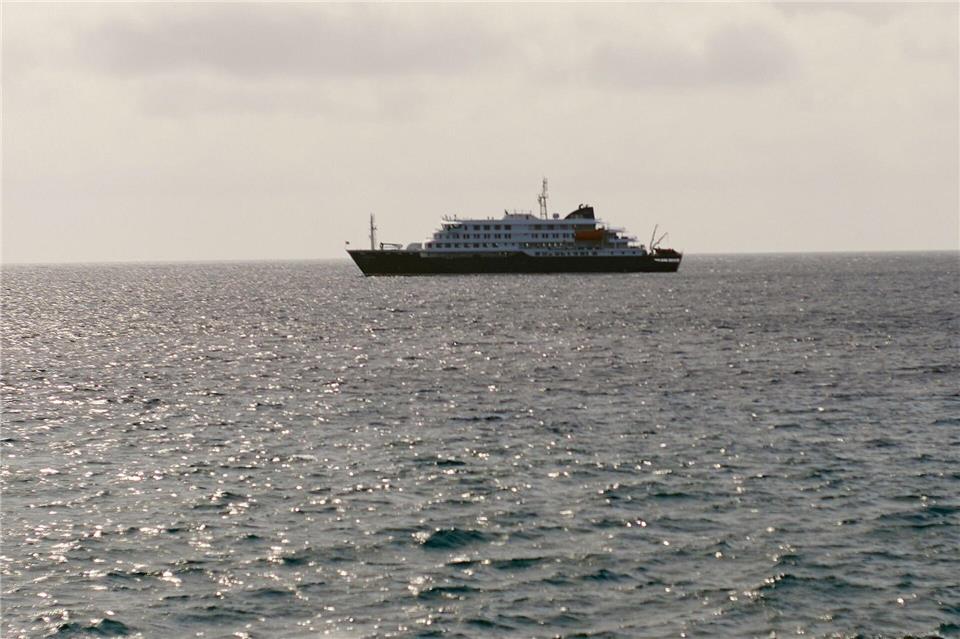 Auf dem Schiff hat es anscheinend einen Virusausbruch gegeben. Arilson Almeida/AP/dpa