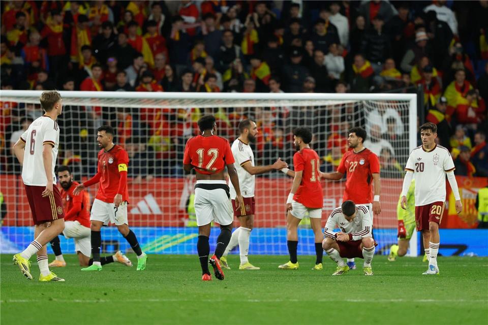 Auf dem Spielfeld ging es weitgehend fair zu.Joan Monfort/AP/dpa