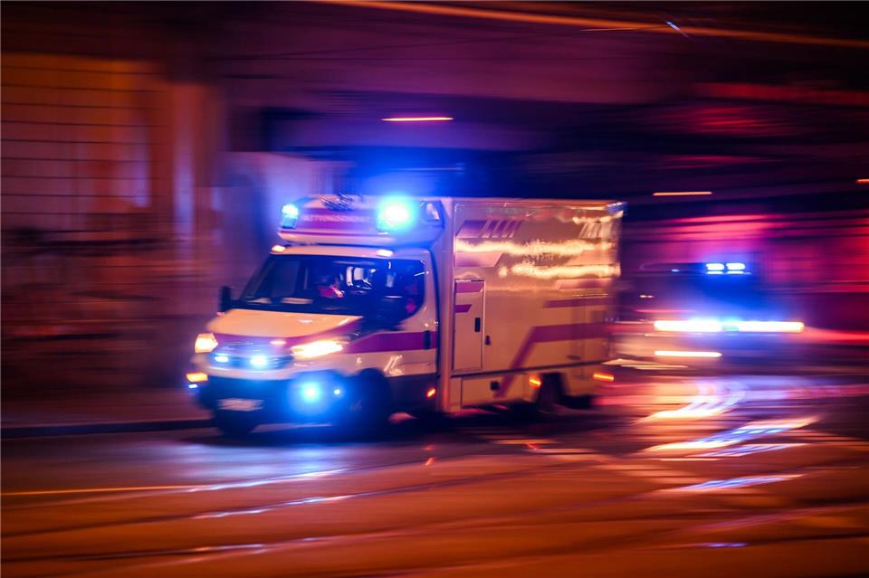 Auf dem Stadtfest in Zwickau setzt ein Unbekannter eine reizgasähnliche Substanz frei – mehrere Besucher werden verletzt. (Symbolbild)Robert Michael/dpa