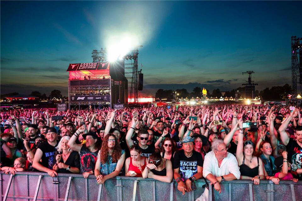 Auf dem Wacken Open Air wird es heute wieder heiß. Frank Molter/dpa