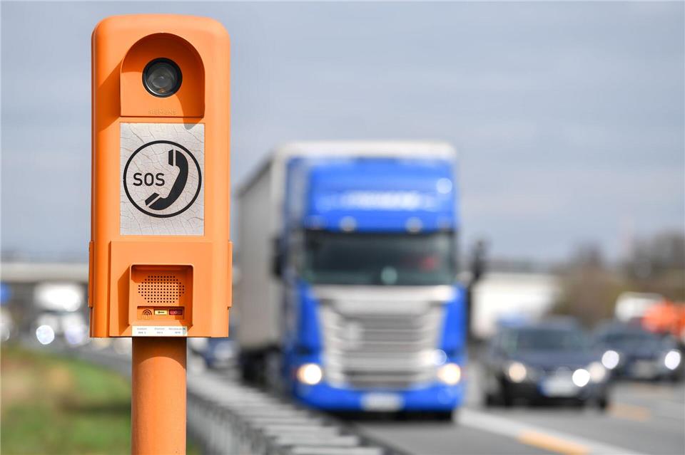 Auf dem gesamten Bundesautobahnnetz kommt es derzeit zu einer technischen Störung der Notrufsäulen. (Archivbild)Uwe Anspach/dpa