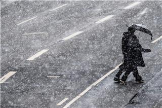 Auf den Autobahnen rund um Wiesbaden herrscht Ausnahmezustand. Boris Roessler/dpa