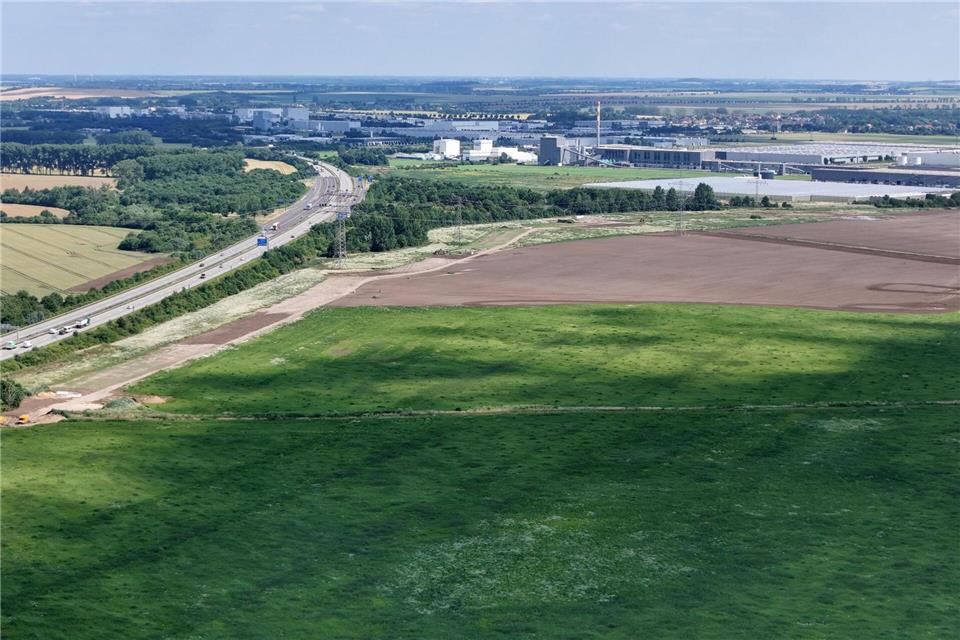 Auf den Flächen nahe der Landeshauptstadt Magdeburg soll ein riesiger Technologiepark entstehen. (Archivbild)Peter Gercke/dpa